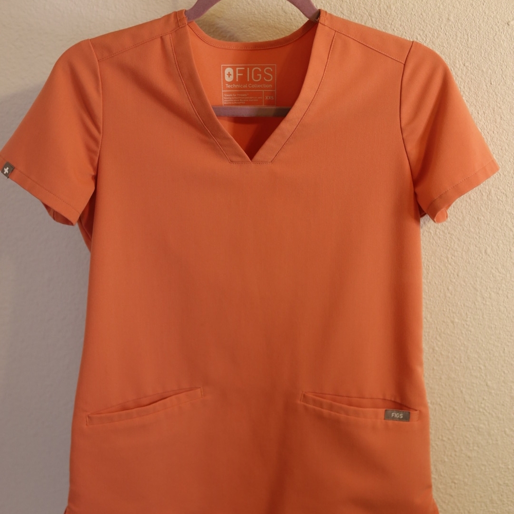 Figs Scrub Set Coral Pink Fitted Short Sleeve Scrub Top And Scrub Pant